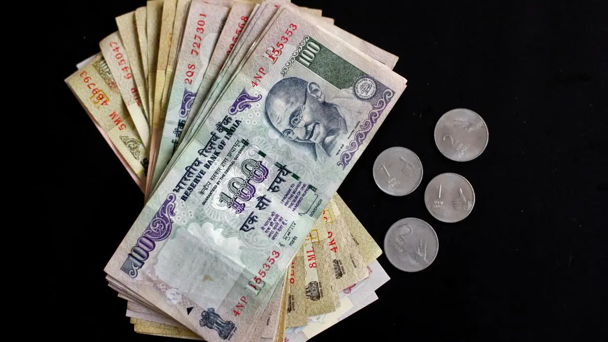 2025-03-27T065511Z_882435596_RC2HLDAIEU7V_RTRMADP_3_INDIA-MARKETS-RUPEE.JPG